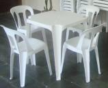 Mesa Plástica 4 Cadeiras