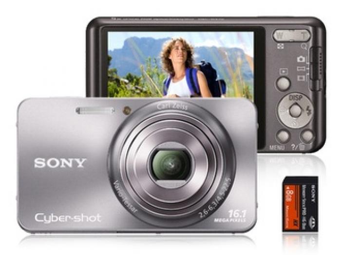Câmera Digital DSC-W570 16.1MegaPixels, Zoom 5x, LCD 2.7´´ Prata + Cartão de Memória 8GB