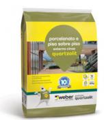 Argamassa porcelanato e piso sobre piso externo cinza